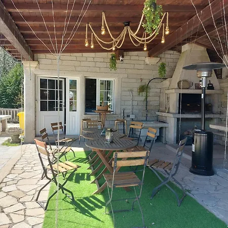Casa Quercus Galicia, A 17 Minutos De Santiago! Holiday home A Estrada